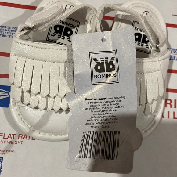 Romirus baby shoes Baby Sandals fringe NWT white  💕 0-6 months size 1 - Picture 10 of 12